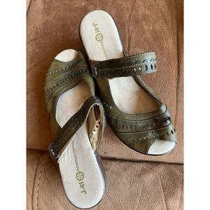 Vintage J.41 Adventure On Clogs Size 9